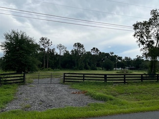 14901 Lenze Dr, Tavares, FL 32778