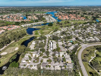 22 Admirals Ct, Palm Beach Gardens, FL 33418
