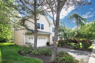 15 Pennyroyal Ct, Princeton, NJ 08540