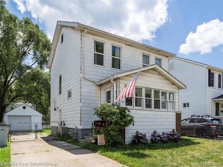 520 E Jarvis Ave, Hazel Park, MI 48030