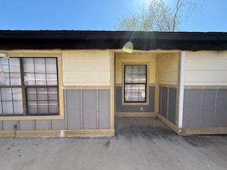 1880 Eidson Rd, Eagle Pass, TX 78852