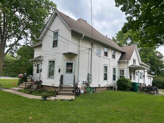 917 W Locust St, Belvidere, IL 61008