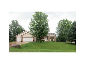 480 S Troy Rd, Robins, IA 52328