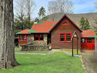 16 Locust Dr, Cold Spring, NY 10516