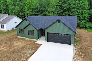 2320 Wilshire Dr, Cortland, OH 44410