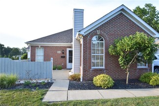 10 Stratford Green Dr Unit 2, Canfield, OH 44406
