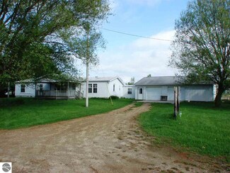 3083 W Seaman Rd, Alma, MI 48801