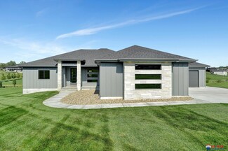 22804 Copper Ridge Rd, Gretna, NE 68028