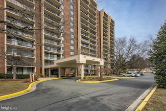 7401 Westlake Terrace Unit 316, Bethesda, MD 20817