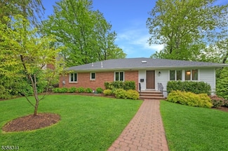 47 Durand Rd, Maplewood, NJ 07040