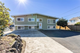 3905 NE 6th St, Renton, WA 98056