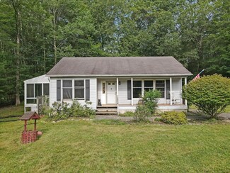 671 Dotters Corner Rd, Kunkletown, PA 18058