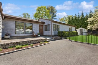 49 Drumlin Rd, Westport, CT 06880
