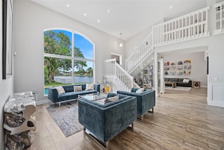 8943 NW 34th St, Hollywood, FL 33024