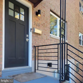 518 Poplar St, Philadelphia, PA 19123