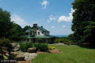 276 Journeys End Ln, Bluemont, VA 20135