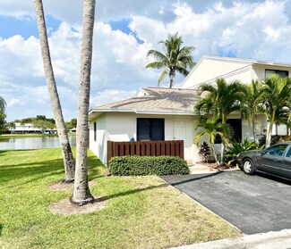 5327 Tennis Ln, Delray Beach, FL 33484
