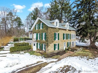 35 Prospect St, West Newbury, MA 01985