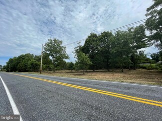 25 Lobachsville Rd, Fleetwood, PA 19522