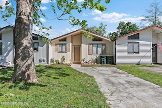 10713 Kusaie Dr S, Jacksonville, FL 32246