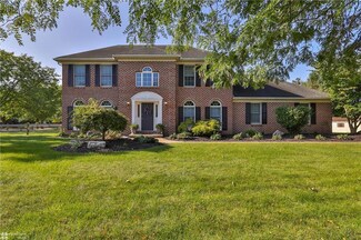 1098 Laurel Dr, Bethlehem, PA 18017