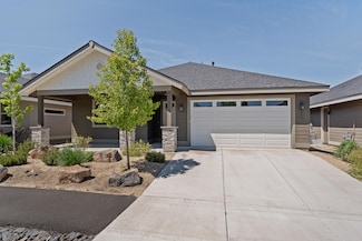 2695 NW 23rd Loop Unit 60, Redmond, OR 97756