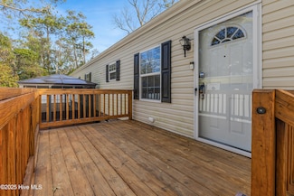 110 NE 75th St, Oak Island, NC 28465