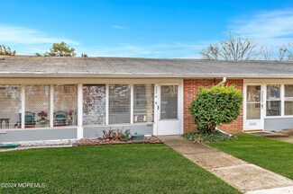303B Malvern Ct, Lakewood, NJ 08701