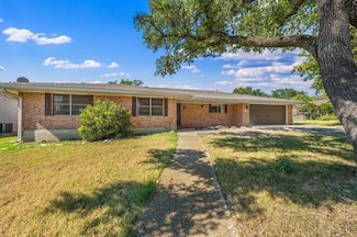 104 Westwood Ln, Kerrville, TX 78028