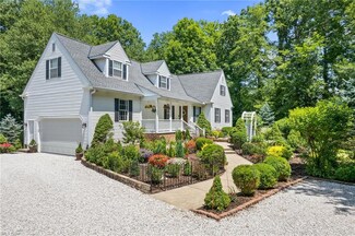 800 Old Mill Rd, Aurora, OH 44202