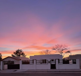 1607 Walter St SE, Albuquerque, NM 87102