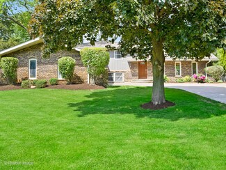 11S568 Book Rd, Naperville, IL 60564