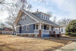202 7th St, Alton, IA 51003