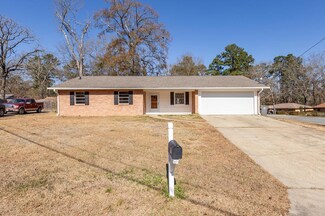 917 Circle Dr, Lufkin, TX 75901
