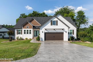 9401 Shirley Ann Rd, Kodak, TN 37764