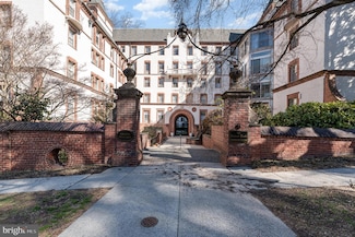 6 Upland Rd, Baltimore, MD 21210