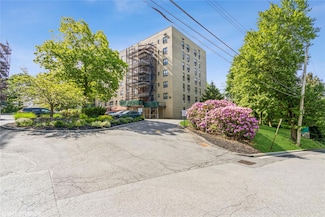 35 Stewart Place Unit 302, Mount Kisco, NY 10549