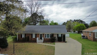 113 Briarcliff Cir, Roanoke Rapids, NC 27870