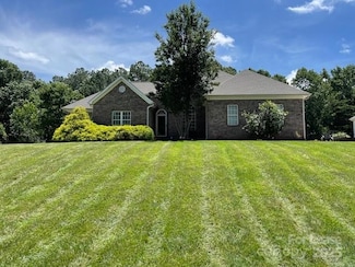 1994 Jaya Dr, Sherrills Ford, NC 28673