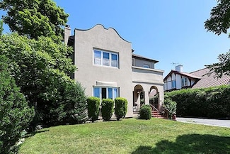 151 E Olive St, Long Beach, NY 11561
