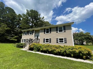 901 Crest Dr, Chickamauga, GA 30707