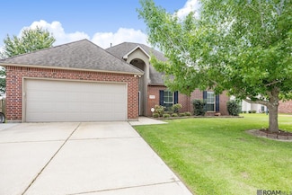 41165 New Orleans Dr, Sorrento, LA 70778