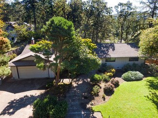 3855 N Shasta Loop, Eugene, OR 97405
