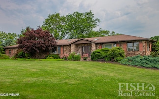727 Ridge Rd, Mill Hall, PA 17751