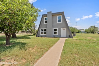303 S Ivy St, Crosbyton, TX 79322