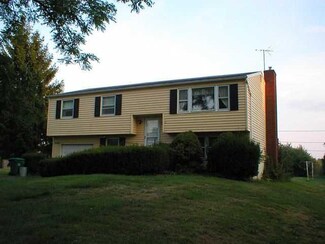 4108 Cuyler Dr, Williamson, NY 14589