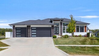 10122 Bolton Place, West Des Moines, IA 50266