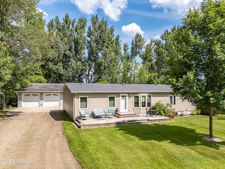 2072 6th Ave NE, Thompson, ND 58278