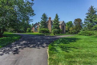 1792 Valleyview Dr, Ann Arbor, MI 48105