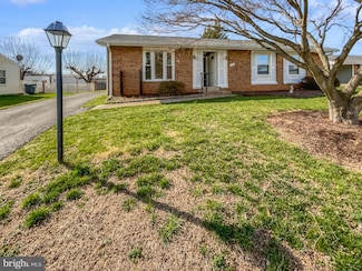 723 N York Rd, Sterling, VA 20164